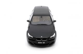 BMW E61 M5 2004 Black Saphire Metallic 475 OttO mobile 1:18 Resinemodell (Türen, Motorhaube... nicht zu öffnen!)